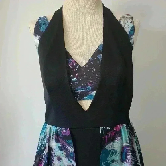 Bebe hi lo butterfly tropical  dress. Size small - Picture 5 of 13